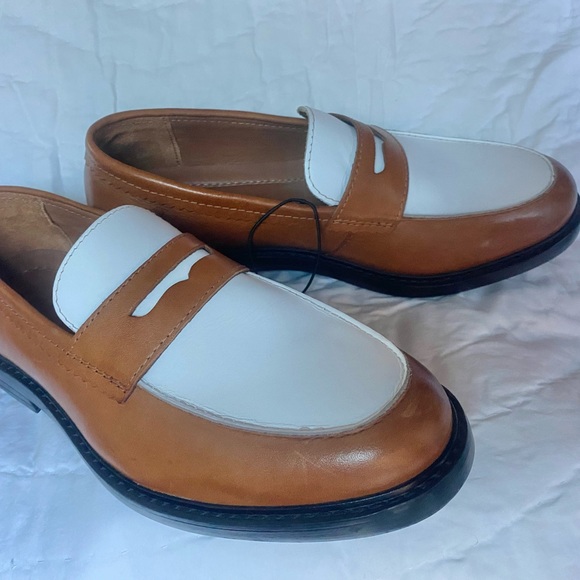 Men’s Express shoes.  White and Brown. Size 9. Brand New. - Picture 3 of 6